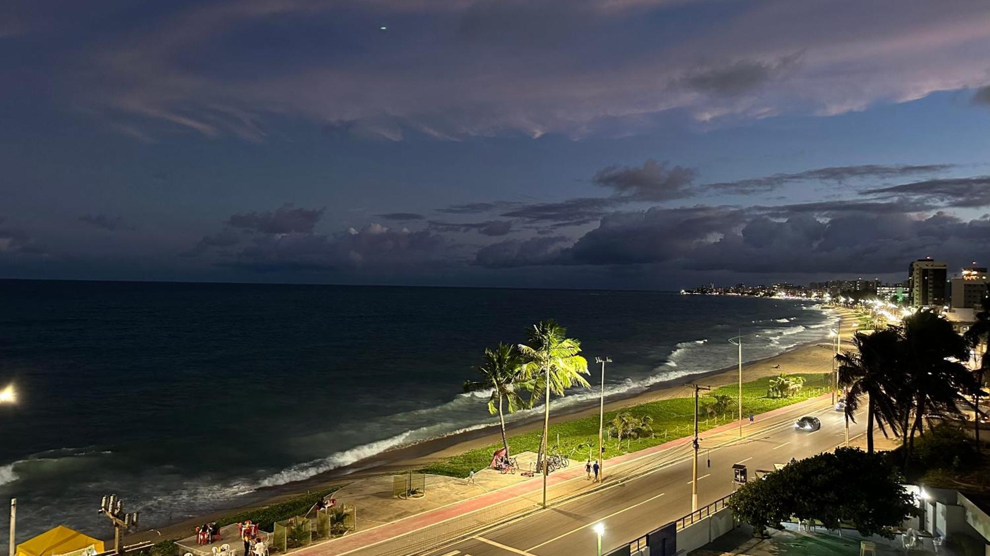 Flat Em Hotel De Luxo Beira Mar Da Grife Ritz Suites Com Vista Ampla Para Todo O Mar Da Cruz Das Almas, Jatiuca E Ponta Verde, Com Toda Estrutura De Um Hotel Lindo E Arrojado, Academia, Piscina E Muito Mais, Venha Viver Essa Experiencia Incrivel! Maceio Dış mekan fotoğraf
